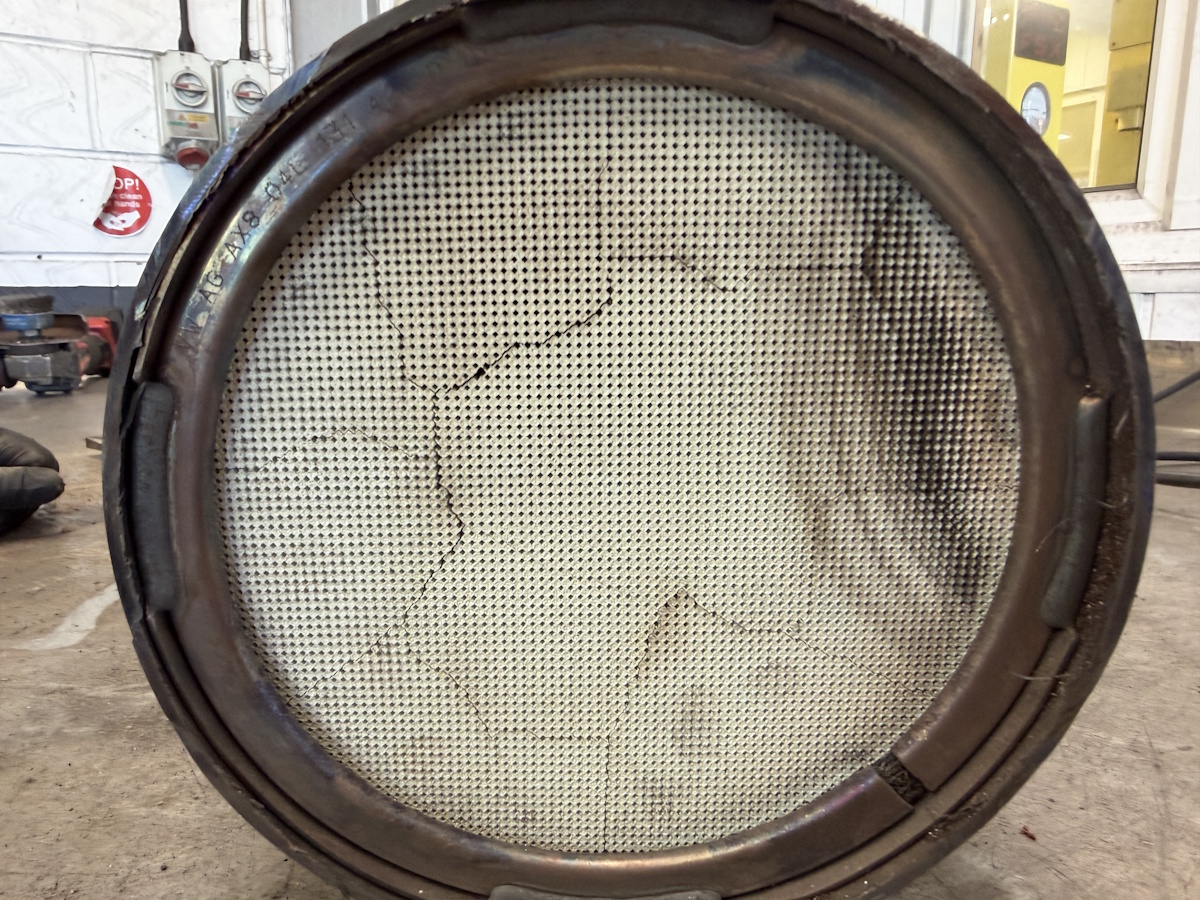 Cracked DPF